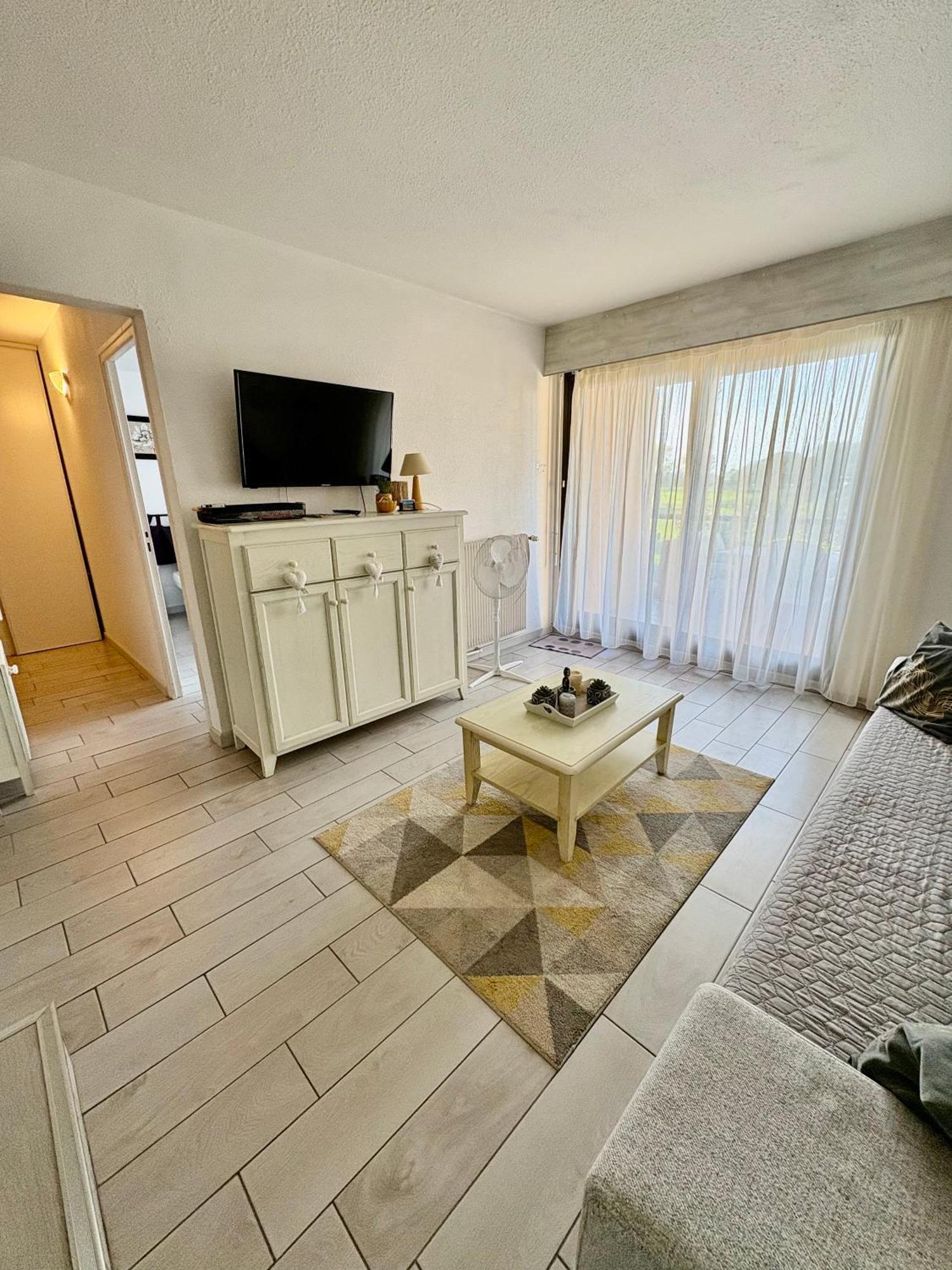 Cyprien Golf View 2 Bedrooms , 900 M From The *